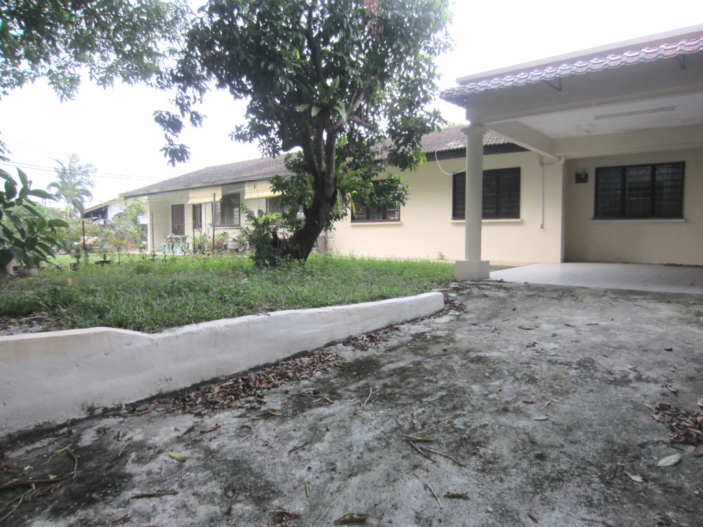 1 Sty Semi-D Corner with Large Land Area for Sale at SS1 Petaling Jaya (Rebuild)